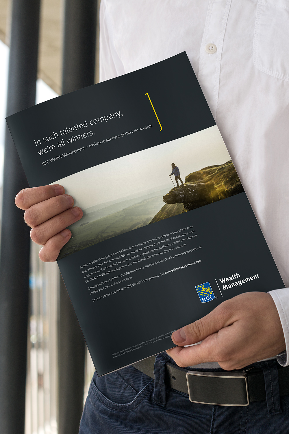 08_brochure-mockup